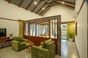 Ropa de cama de alta calidad, colchones Select Comfort y minibar 