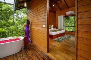 Romantic Tree House | Premium bedding, Select Comfort beds, minibar, laptop workspace