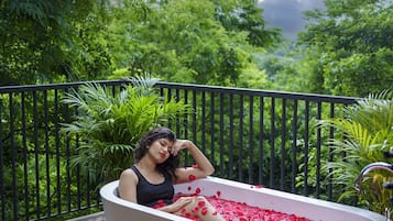Romantic Tree House | Balcony view