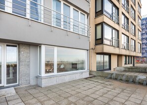 Apartment | Exterior detail - Apartment on Zeedijk With Stunning Sea Views (Koksijde)