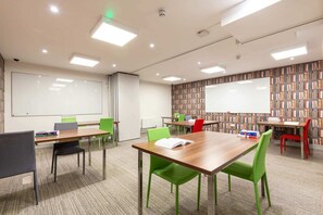 Coin salon dans le hall