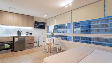 Iron/ironing board, WiFi, bed sheets