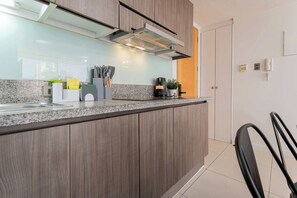 Fridge, microwave, oven, stovetop