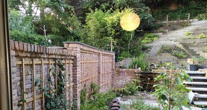 Quiet and green near Arnhem Center