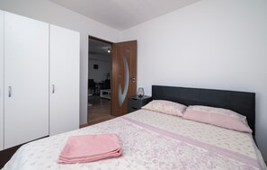 2 bedrooms, bed sheets