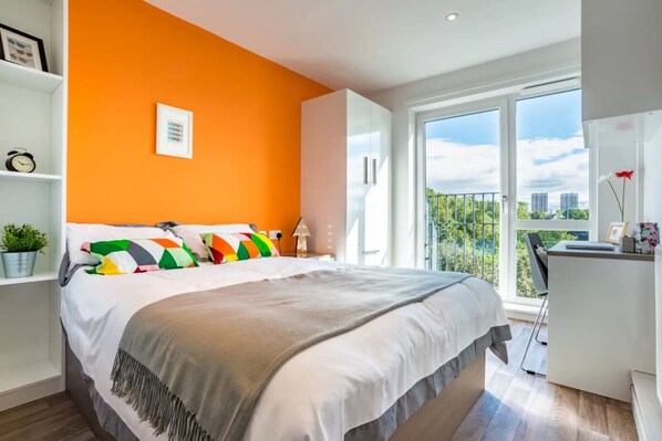 Kamar Single, Bebas Asap Rokok | Tirai kedap cahaya dan Wi-Fi gratis