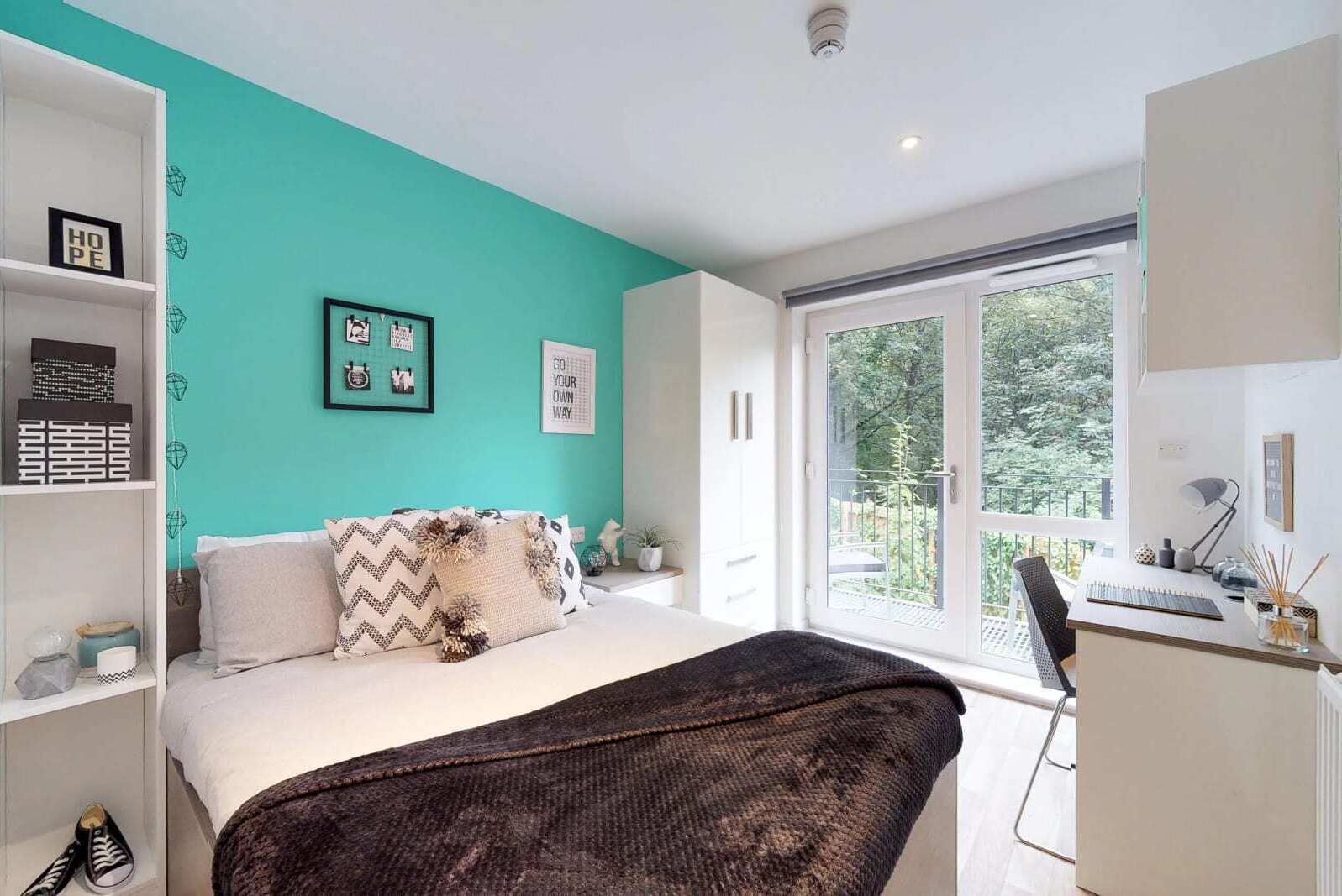 Blackout curtains, free WiFi