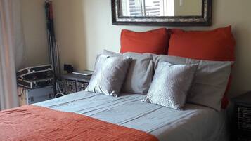 1 bedroom, iron/ironing board, WiFi, bed sheets