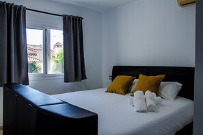 6 chambres, fer et planche à repasser, Wi-Fi gratuit, draps fournis