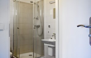 Shower - Cozy home in Nowe Warpno (Nowe Warpno)