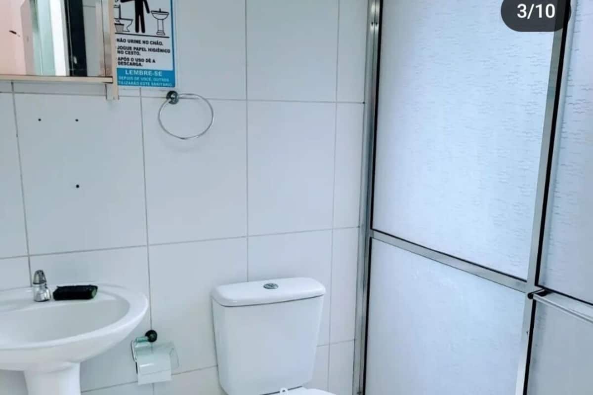 Zuhanyzó és törölközők