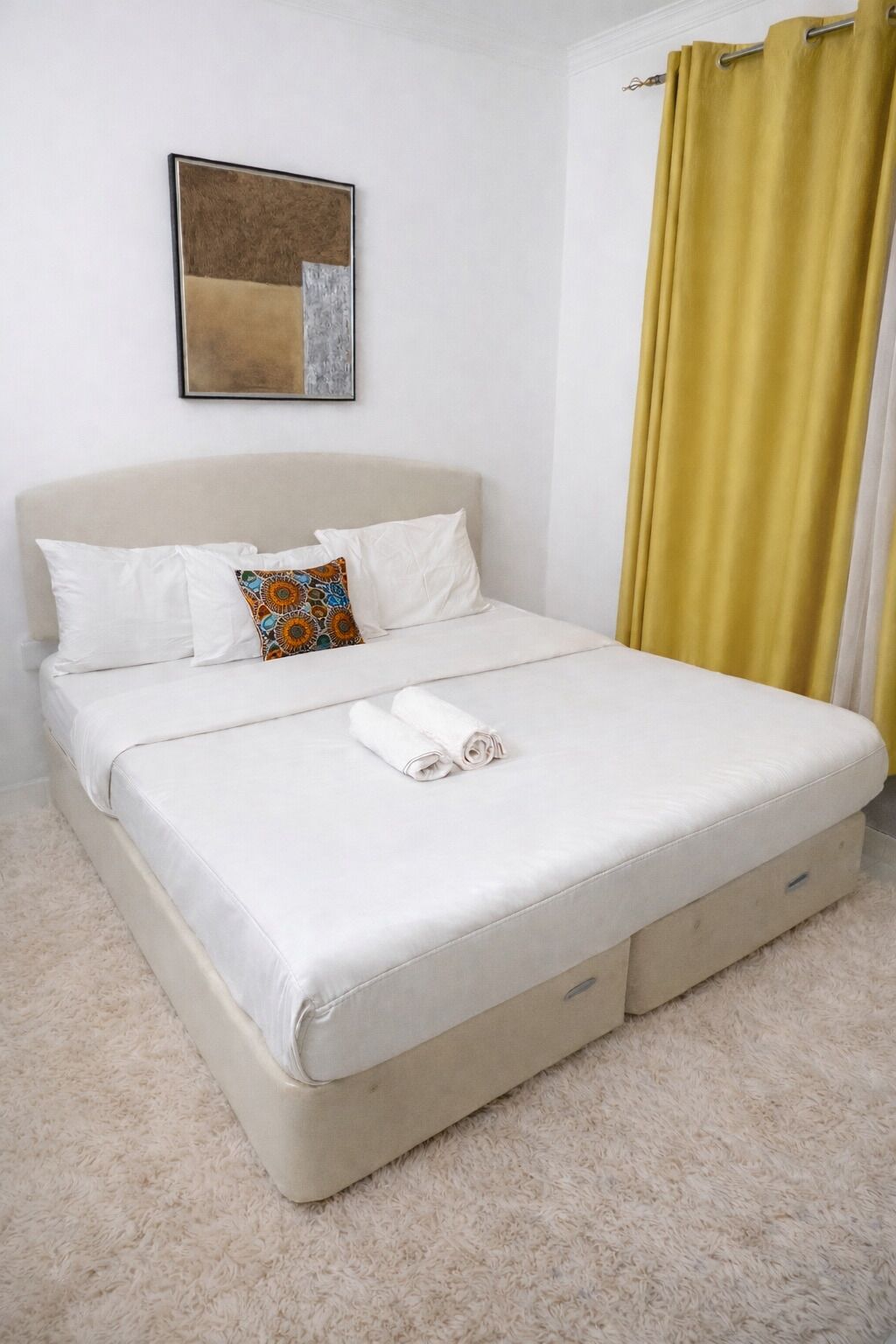 Iron/ironing board, WiFi, bed sheets