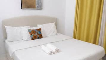 Iron/ironing board, WiFi, bed sheets