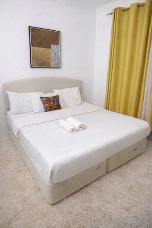 Strykjärn/strykbräda, wi-fi och sängkläder