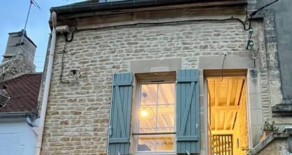 Charming house made of stone, 100 meters from the beach.