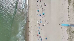 Una spiaggia nelle vicinanze