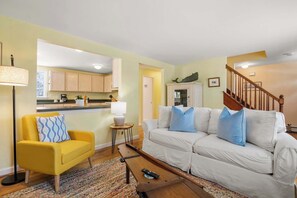 TV, fireplace, offices