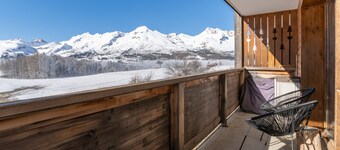 Apartment for 6 700m from the ski slopes