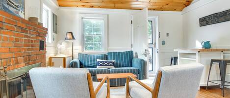 House (2 Bedrooms) | Interior