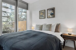 3 makuuhuonetta, työpöytä, silitysrauta/-lauta, Wi-Fi