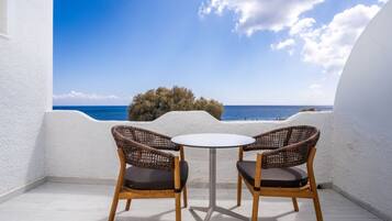 Comfort-Dreibettzimmer, Balkon, Meerblick | Balkon