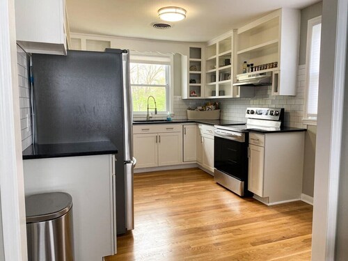 New Listing! The Playhouse with Spa Games & More