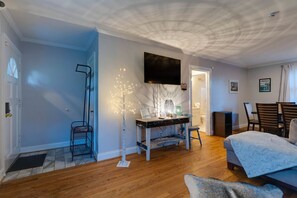 5 chambres, bureau, fer et planche à repasser, Wi-Fi gratuit