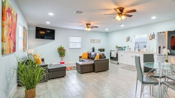 House (2 Bedrooms) | Interior