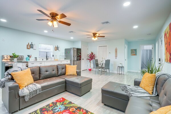 Vibrant Tampa Home: Perfect For Long Stays! - Tampa, FL