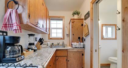 Nature Lovers Getaway in Rural Grants Pass
