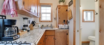 Nature Lovers Getaway in Rural Grants Pass