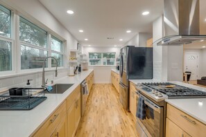 Talo (4 Bedrooms) | Sisätilat