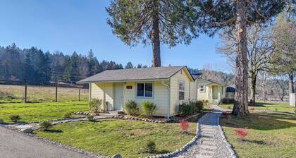 Near Rivers & Trails: Cabin in Rural Grants Pass