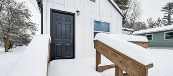 1 Mi to Main Street Polson: Updated Home w/ Deck!