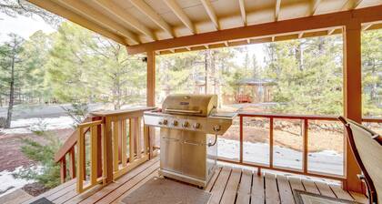 Near Hiking Trails: Tranquil Cabin in Munds Park!