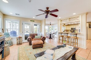 House (4 Bedrooms) | Interior - Dock & Lake Access: Gem on Cedar Creek Reservoir (Mabank)