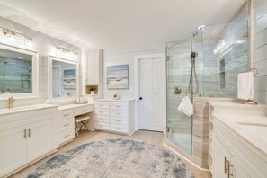 House (4 Bedrooms) | Interior - Dock & Lake Access: Gem on Cedar Creek Reservoir (Mabank)