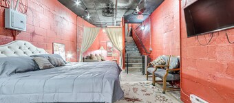 Steps to Main St: Theater Studio in Waynesville!