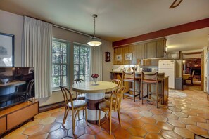 House (3 Bedrooms) | Interior - 5 Mi to Castlewood Canyon: 'grandma's House' (Franktown)