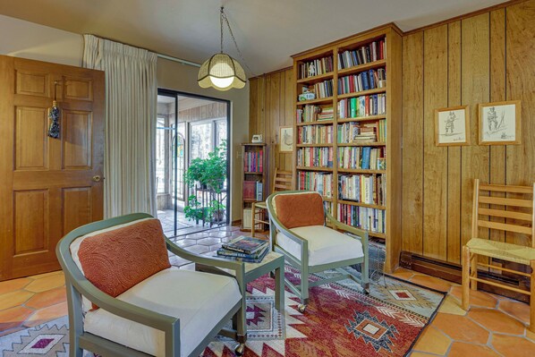 House (3 Bedrooms) | Interior - 5 Mi to Castlewood Canyon: 'grandma's House' (Franktown)