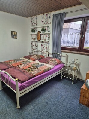1 bedroom, iron/ironing board, WiFi, bed sheets - Vacation apartment Puth (Koblenz)