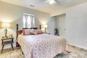 House (2 Bedrooms) | Interior - 3 Mi to Elephant Butte Lake: Cozy Retreat! (Truth or Consequences)