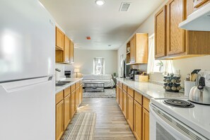 House (2 Bedrooms) | Interior - 3 Mi to Elephant Butte Lake: Cozy Retreat! (Truth or Consequences)