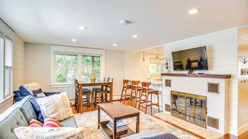 Apartment (3 Bedrooms) | Front of property