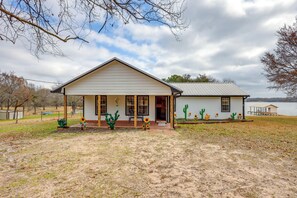 Cottage (2 Bedrooms) | Interior - Dock, Decks & Views: Lakefront Cottage (Jewett)