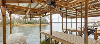 Dock, Decks & Views: Lakefront Cottage