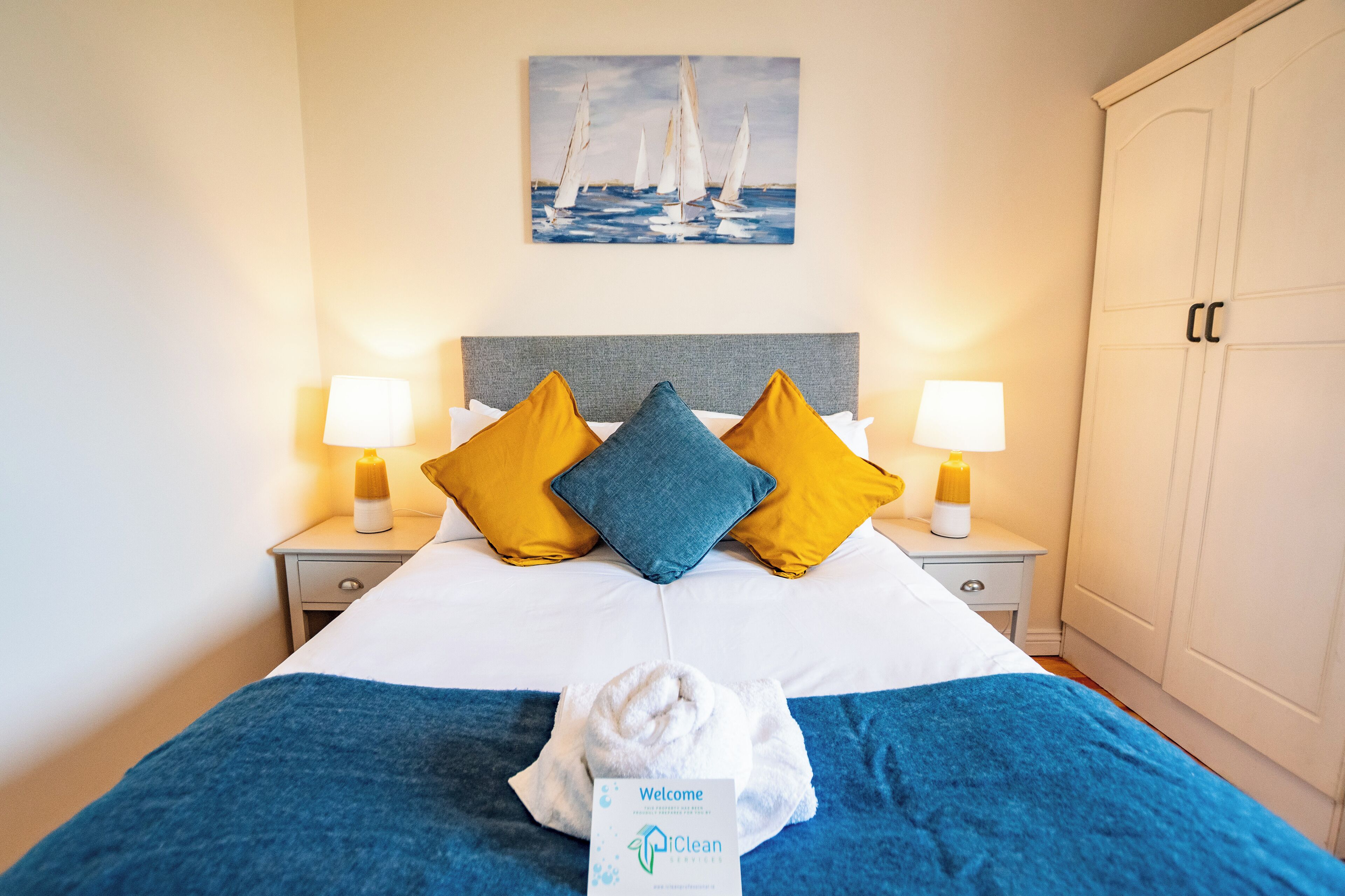 3 soverom, strykejern/-brett, wi-fi og sengetøy