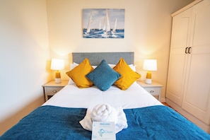 3 bedrooms, iron/ironing board, WiFi, bed sheets - Wild Atlantic Way Retreat by Shortstays (Furbogh)