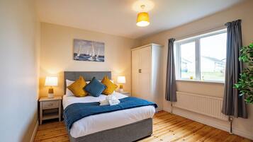 3 chambres, fer et planche Ă repasser, Wi-Fi, draps fournis