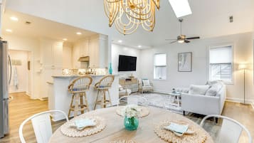 Cottage (2 Bedrooms) | Front of property